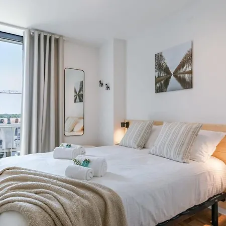 Huswell - Cosy With Frontal Seaview Apartment *