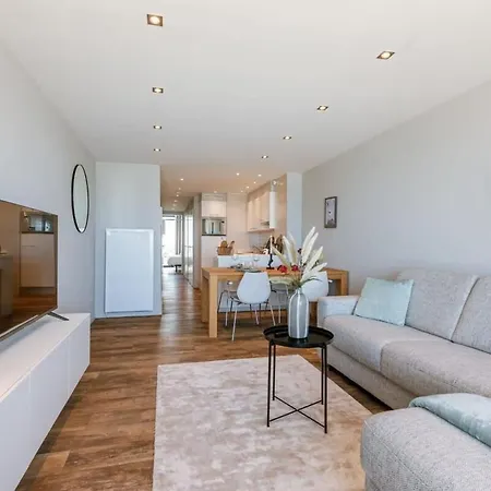 Huswell - Cosy With Frontal Seaview *