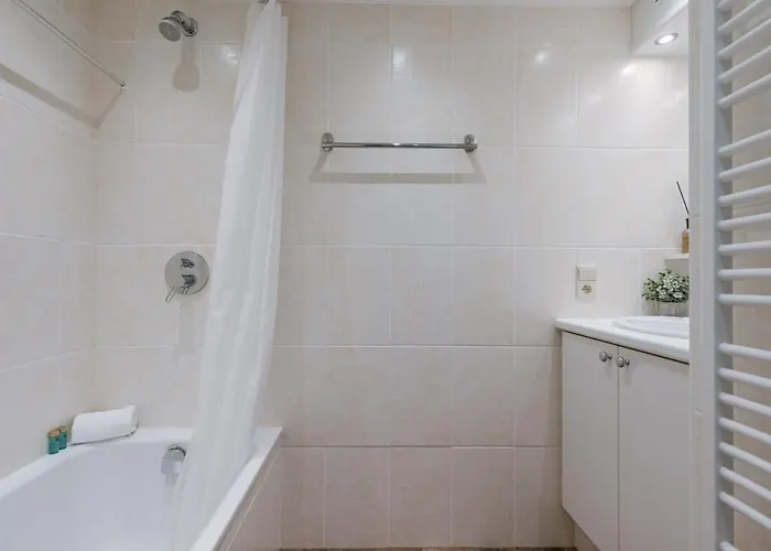 Casiola - Cosy With Frontal Seaview Apartamento